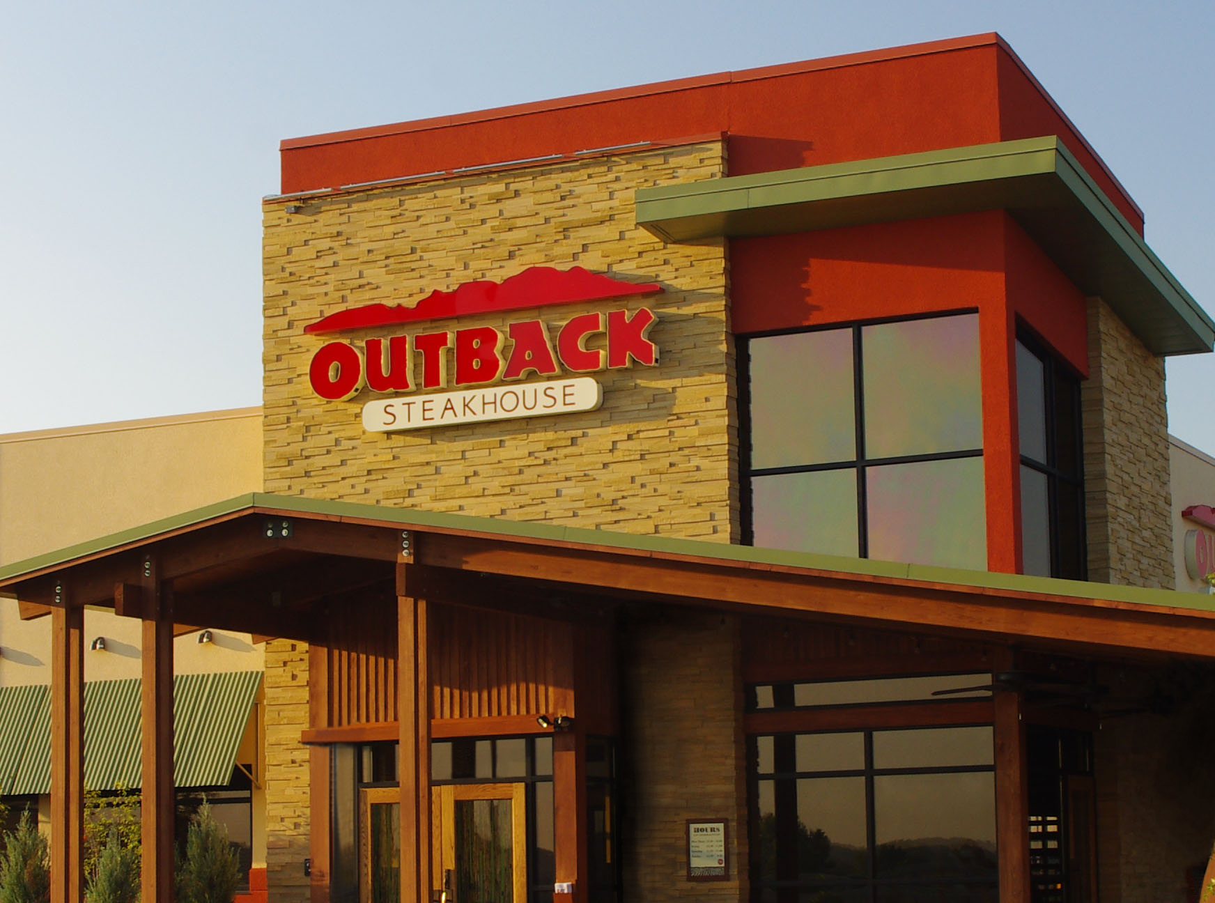 outback steakhouse dining room open